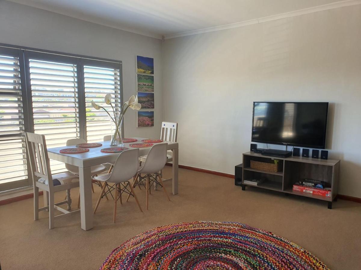 Albatross Guesthouse Langebaan Dış mekan fotoğraf